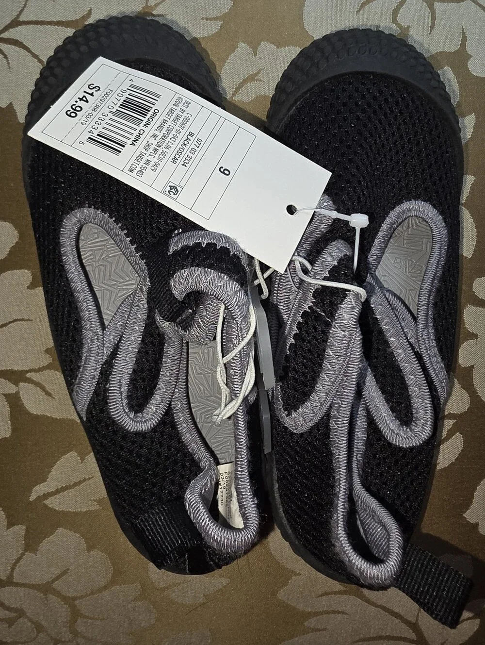 cat & jack kids water shoes US size 9 black/grey